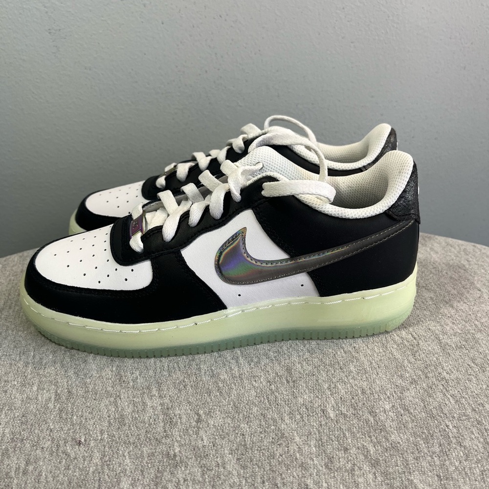 Nike Boys Air Force 1 LV8 (GS) Year Of The Dragon Size 5.5/Women 7 FZ5529-103 - Picture 4 of 10